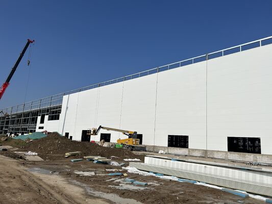 Industrial steel frame building bolt connection structure customized size for factory workshop cargo warehouse and processing‑zone construction